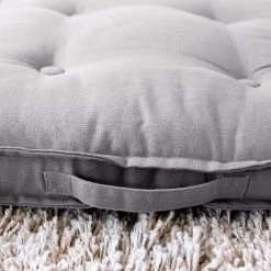 Home Maison Coussin De Sol Uni En Pur Coton Gris Clair 50 X 50 X 6 Cm -Maisons Du Monde Boutique coussin de sol uni en pur coton gris clair 50 x 50 x 6 cm 3