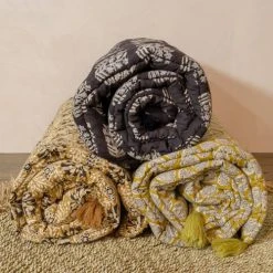 Pirouette Paris Couvre Canapé En Coton Jaune L160cm -Maisons Du Monde Boutique couvre canape en coton jaune l160cm 4