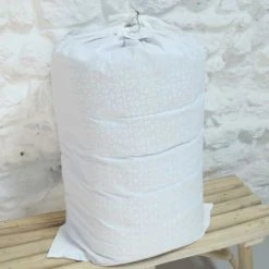 Casatera Matelas De Sol En Coton Imprimé Block Print Blanc Sur Fond Bleu -Maisons Du Monde Boutique matelas de sol en coton imprime block print blanc sur fond bleu 2