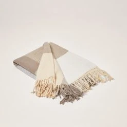 Madura Plaid 127x200 Cm Noisette -Maisons Du Monde Boutique plaid 127x200 cm noisette 3