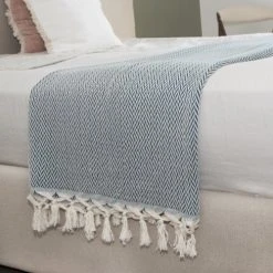 Febronie Plaid 130x170 Bleu Canard -Maisons Du Monde Boutique plaid 130x170 bleu canard 3