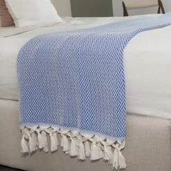 Febronie Plaid 130x170 Bleu Grec 13 Febronie Plaid 130x170 Bleu Grec -Maisons Du Monde Boutique plaid 130x170 bleu grec 11