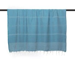 Febronie Plaid 130x170 Bleu Pétrole -Maisons Du Monde Boutique plaid 130x170 bleu petrole 3