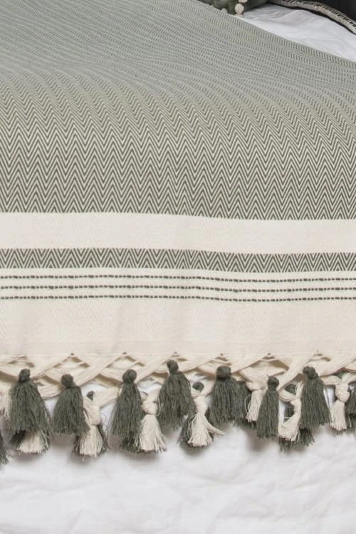 Febronie Plaid 130x170 Olive 7 Febronie Plaid 130x170 Olive – Image 5