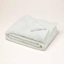 Madura Plaid 140x140 Cm Gris Arctique -Maisons Du Monde Boutique plaid 140x140 cm gris arctique bianca