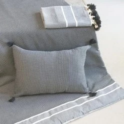 Febronie Plaid 160x250 Gris Moyen -Maisons Du Monde Boutique plaid 160x250 gris moyen 23