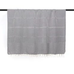 Febronie Plaid 160x250 Gris Moyen -Maisons Du Monde Boutique plaid 160x250 gris moyen 3