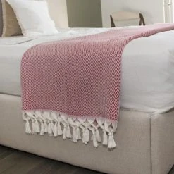 Febronie Plaid 160x250 Rouge -Maisons Du Monde Boutique plaid 160x250 rouge 10