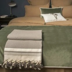 Febronie Plaid 160x250 Taupe -Maisons Du Monde Boutique plaid 160x250 taupe 4