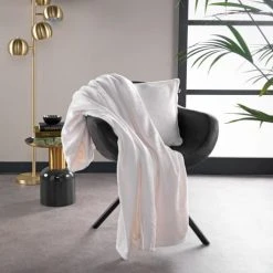 Dutch Decor Plaid Blanc Fleece 150x200 Cm Uni -Maisons Du Monde Boutique plaid blanc fleece 150x200 cm uni 2