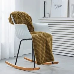 TODAY Plaid Cotelé Uni En Polyester Vert 150X200 Cm -Maisons Du Monde Boutique plaid cotele uni en polyester bronze 150x200 cm essential