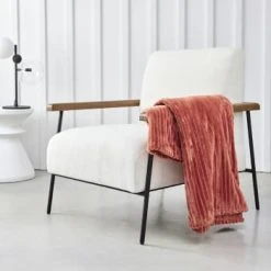 TODAY Plaid Cotelé Uni En Polyester Bronze 150X200 Cm 13 TODAY Plaid Cotelé Uni En Polyester Bronze 150X200 Cm -Maisons Du Monde Boutique plaid cotele uni en polyester rouge 150x200 cm essential