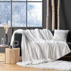 Home Maison Plaid Doublé En Imitation Fourrure Blanc 150 X 125 -Maisons Du Monde Boutique plaid double en imitation fourrure blanc 150 x 125 3