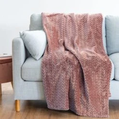 Maisons Du Monde Plaid Doux Imitation Fourrure Rouge 150x230 -Maisons Du Monde Boutique plaid doux imitation fourrure rouge 150x230 1000 11 20 198214 5