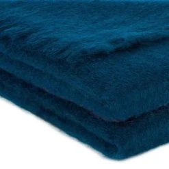 Brun De Vian-Tiran Plaid Doux Vaporeux En Laine Bleu Nuit -Maisons Du Monde Boutique plaid doux vaporeux en laine bleu nuit 2