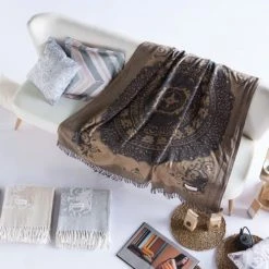 Guy Laroche Plaid En Coton Beige 130x170 -Maisons Du Monde Boutique plaid en coton beige 130x170 7