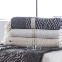 Naf Naf Plaid En Coton Gris Perle 130x170 13 Naf Naf Plaid En Coton Gris Perle 130x170 -Maisons Du Monde Boutique plaid en coton beige 130x170 cisse