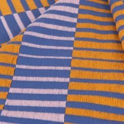 Maisons Du Monde Plaid En Coton Biologique à Franges Motifs Graphiques Tissés Bleus, Rose Lilas Et Jaunes 130x170 -Maisons Du Monde Boutique plaid en coton biologique a franges motifs graphiques tisses bleus rose lilas et jaunes 130x170 1000 4 28 231391 3