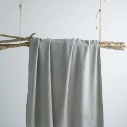 Naf Naf Plaid En Coton Gris Perle 130x170 12 Naf Naf Plaid En Coton Gris Perle 130x170 -Maisons Du Monde Boutique plaid en coton gris perle 130x170 cisse 1