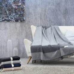 Guy Laroche Plaid En Coton Gris 130x170 -Maisons Du Monde Boutique plaid en coton perle 130x170 croisette