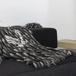 MX HOME Plaid En Fausse Fourrure Brodé Noire Et Blanche