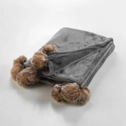 Home Maison Plaid En Flanelle à Pompons Polyester Gris 150 X 125 -Maisons Du Monde Boutique plaid en flanelle a pompons polyester gris 150 x 125 1