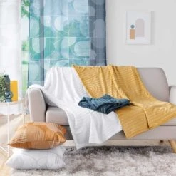 Home Maison Plaid En Flanelle à Relief Polyester Camel 150 X 125 -Maisons Du Monde Boutique plaid en flanelle a relief polyester camel 150 x 125 3