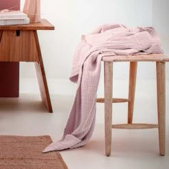 Blanc Cerise Plaid En Gaze De Coton 130x170cm Chamallow -Maisons Du Monde Boutique plaid en gaze de coton 130x170cm chamallow 2