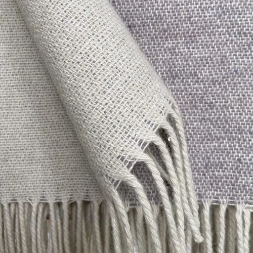 Malagoon Plaid En Laine Recyclée Double Face Violet Magique 131x170 6 Malagoon Plaid En Laine Recyclée Double Face Violet Magique 131x170 – Image 4