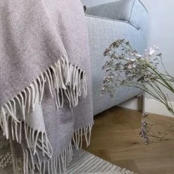 Malagoon Plaid En Laine Recyclée Double Face Violet Magique 131x170 13 Malagoon Plaid En Laine Recyclée Double Face Violet Magique 131x170 -Maisons Du Monde Boutique plaid en laine recyclee double face violet magique 131x170 recycled