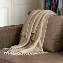 Toison D'or Plaid En Mélange De Matière Laine Ivoire 170 X 130 -Maisons Du Monde Boutique plaid en melange de matiere laine moka 170 x 130