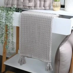 Home Maison Plaid En Nid D'abeille à Pompons Coton Naturel 150 X 125 -Maisons Du Monde Boutique plaid en nid d abeille a pompons coton naturel 150 x 125 2