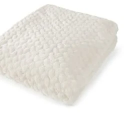 Magma Plaid Fausse Fourrure Ivoire Avec Doublure Unie 200x150 -Maisons Du Monde Boutique plaid fausse fourrure ivoire avec doublure unie 200x150 3