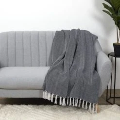 TOILINUX Plaid Imprimé Géométrique 125 X 150 Cm Bleu Marine Et Blanc -Maisons Du Monde Boutique plaid imprime geometrique 125 x 150 cm bleu marine jacquard