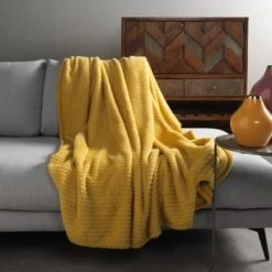 Dutch Decor Plaid Jaune Fleece 150x200 Cm Avec Motif -Maisons Du Monde Boutique plaid jaune fleece 150x200 cm avec motif mara