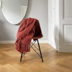 Malagoon Plaid Rouge Délavé 125x150 -Maisons Du Monde Boutique plaid rouge delave 125x150 4