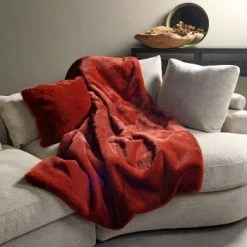 Dutch Decor Plaid Rouge Fausse Fourrure 140x180 Cm Uni -Maisons Du Monde Boutique plaid rouge fausse fourrure 140x180 cm uni zinzi