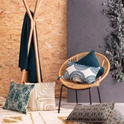 Vivaraise Plaid Stonewash En Coton Nude 130 X 200 -Maisons Du Monde Boutique plaid stonewash en coton petrole 130 x 200 swami