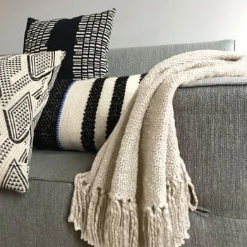 Malagoon Plaid Uni Blanc Ivoire 125x150 7 Malagoon Plaid Uni Blanc Ivoire 125x150 – Image 5