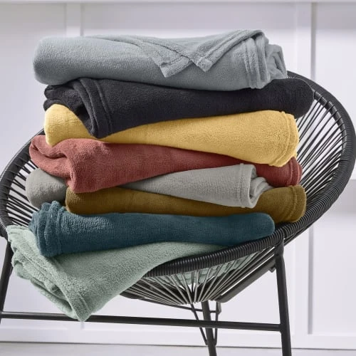 TODAY Plaid Uni En Polyester Gris Anthracite 125x150 Cm 6 TODAY Plaid Uni En Polyester Gris Anthracite 125x150 Cm – Image 4