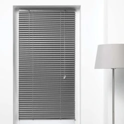Store D'intérieur Store Vénitien à Lamelles Aluminium Anthracite 130x60cm -Maisons Du Monde Boutique store venitien a lamelles aluminium anthracite 130x60cm 1
